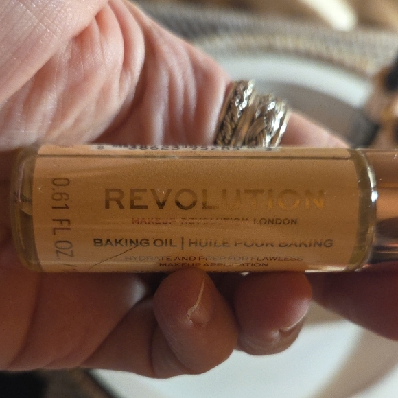 Makeup Revolution Foundation and Skincare Set - Picture 8 of 12